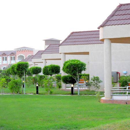 Radisson Blu Resort, Al Khobar Halvmånebugten Eksteriør billede Residential villas in Al-Ghazal