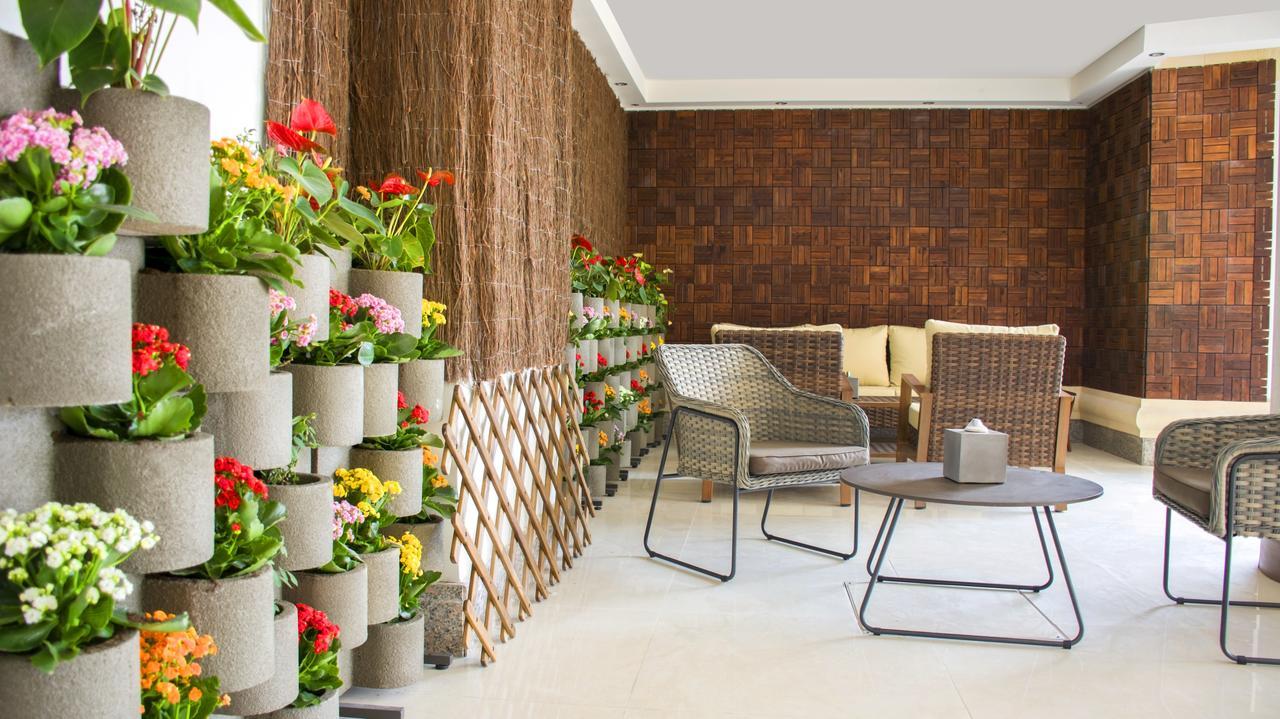 Radisson Blu Resort, Al Khobar Halvmånebugten Eksteriør billede Vertical garden