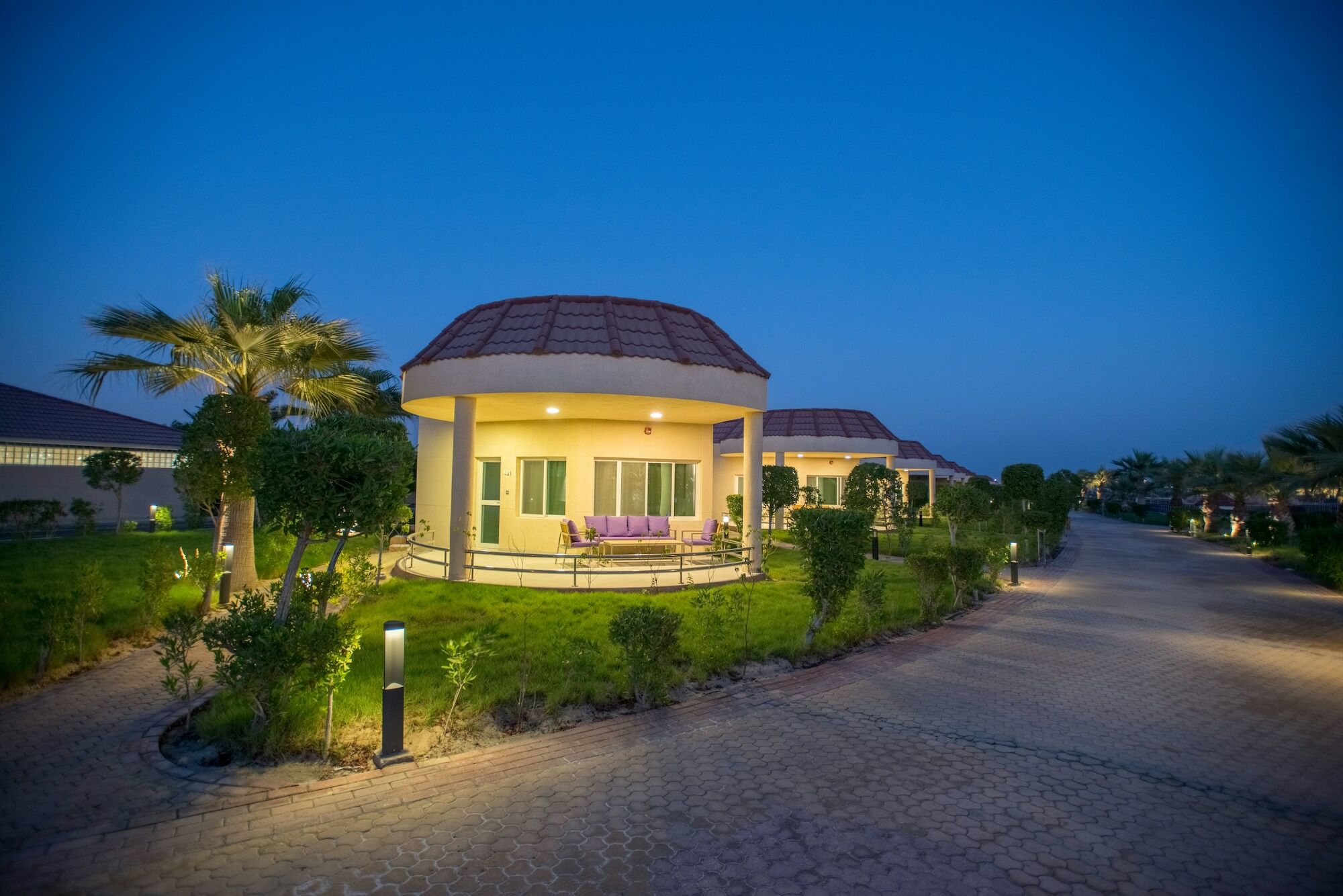 Radisson Blu Resort, Al Khobar Halvmånebugten Eksteriør billede The resort at night