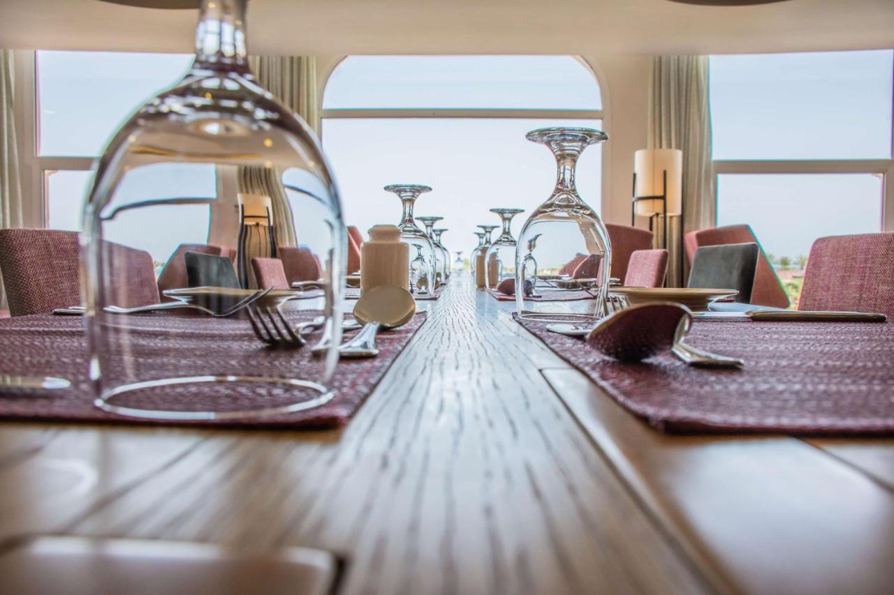 Radisson Blu Resort, Al Khobar Halvmånebugten Eksteriør billede Restaurant