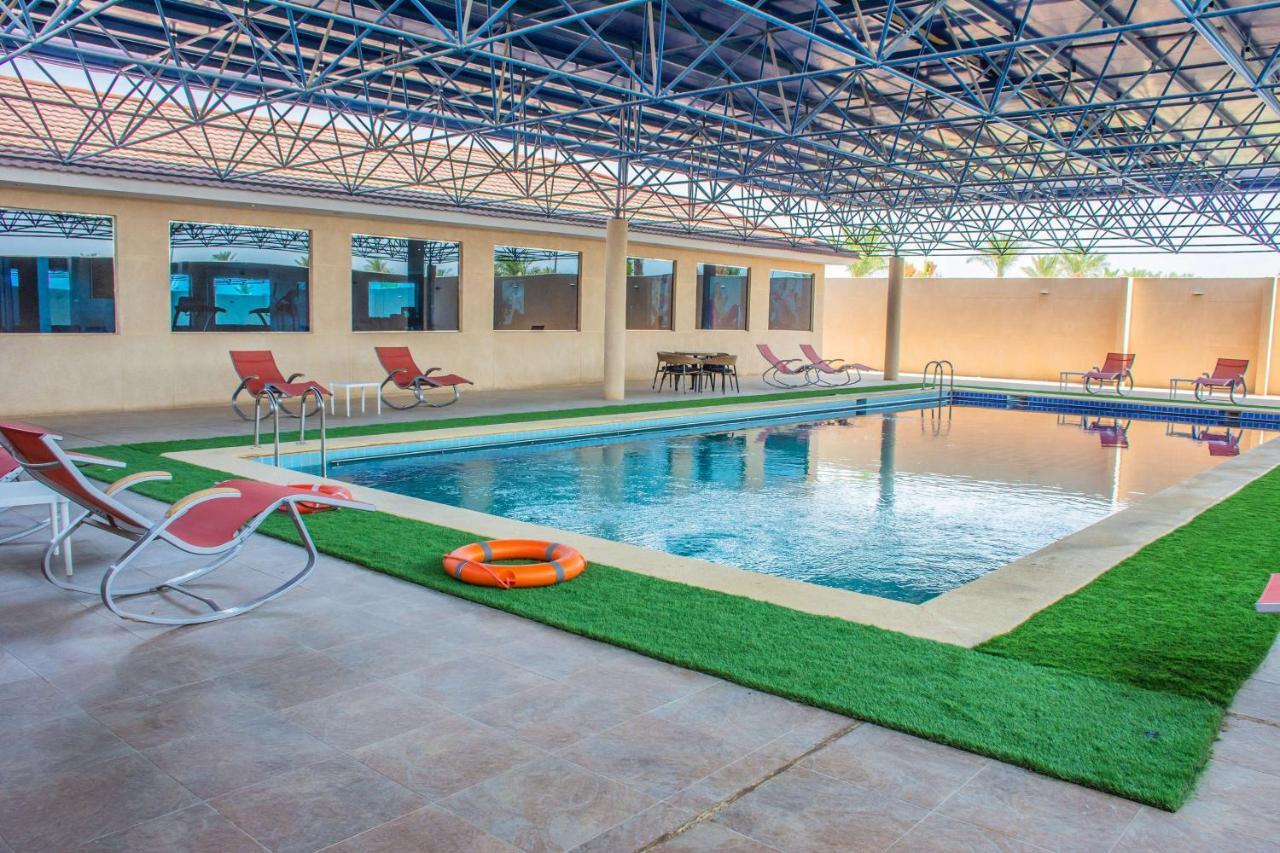 Radisson Blu Resort, Al Khobar Halvmånebugten Eksteriør billede Swimming pool at the hotel