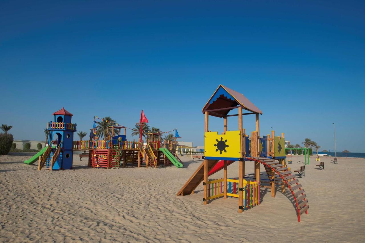 Radisson Blu Resort, Al Khobar Halvmånebugten Eksteriør billede Playground at the beach